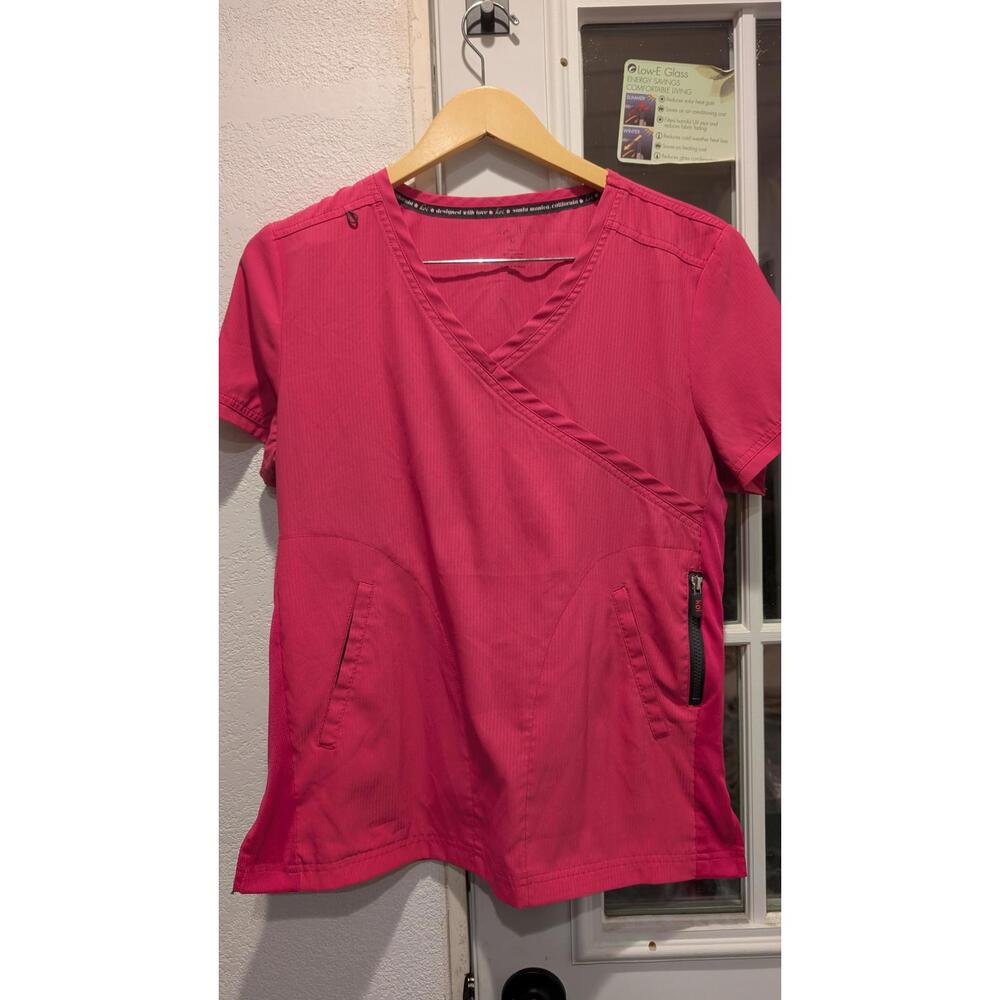 Koi Women's Pink Scrub Top - Stylish &‎ Functional size Medium 0121